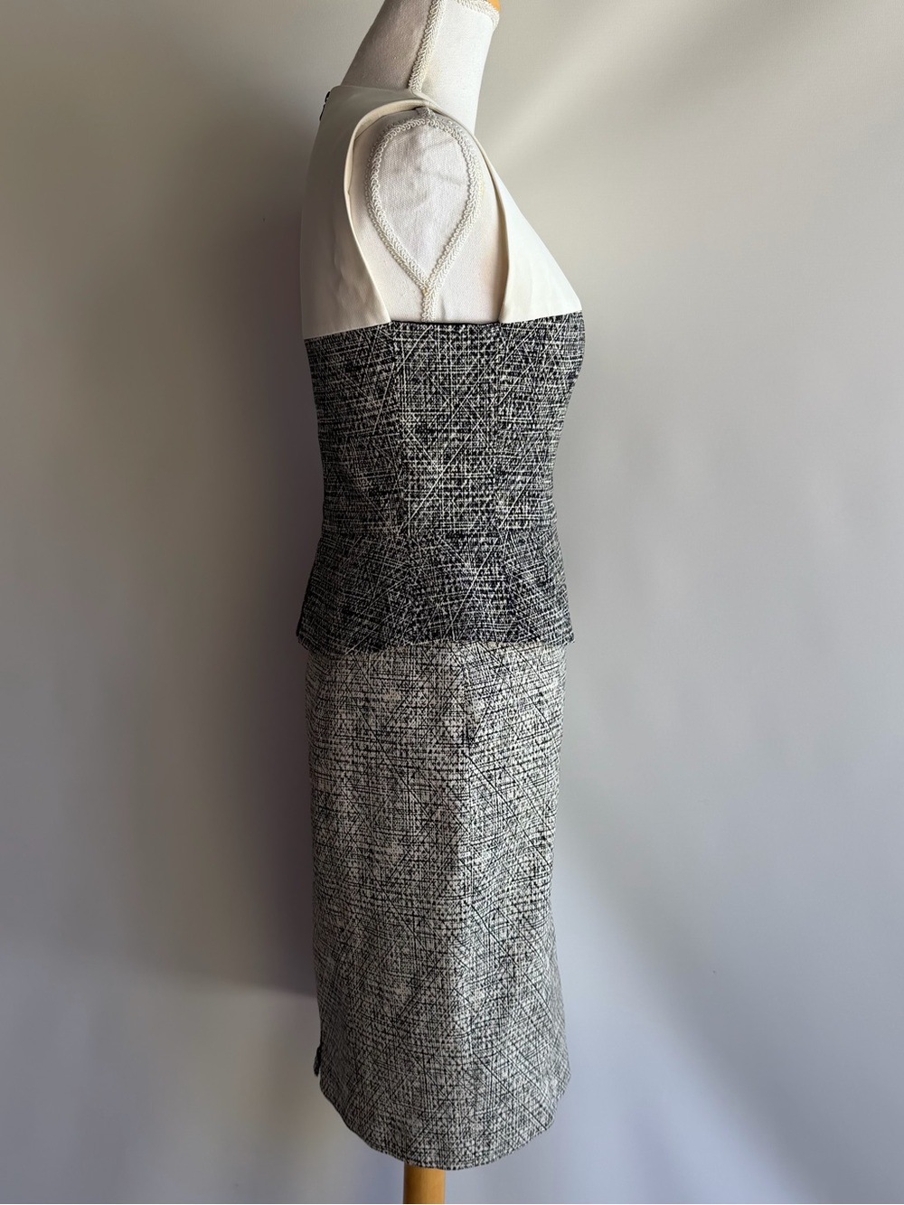 Narciso Rodriguez Sheath Dress - sz 44 - Picture 3 of 7